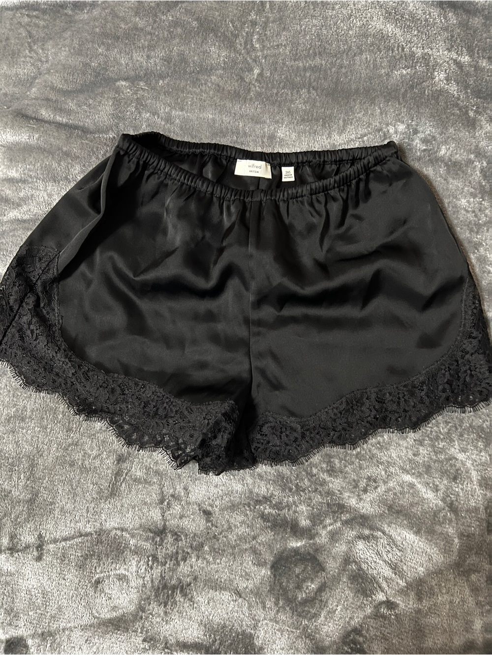 NWOT Aritzia Whimsy Satin Short | Black 🩰✨ | Size XXS